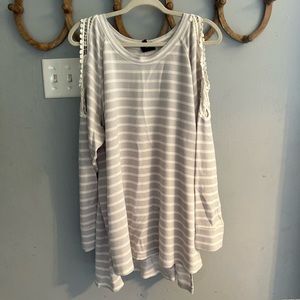 Women’s cold shoulder top